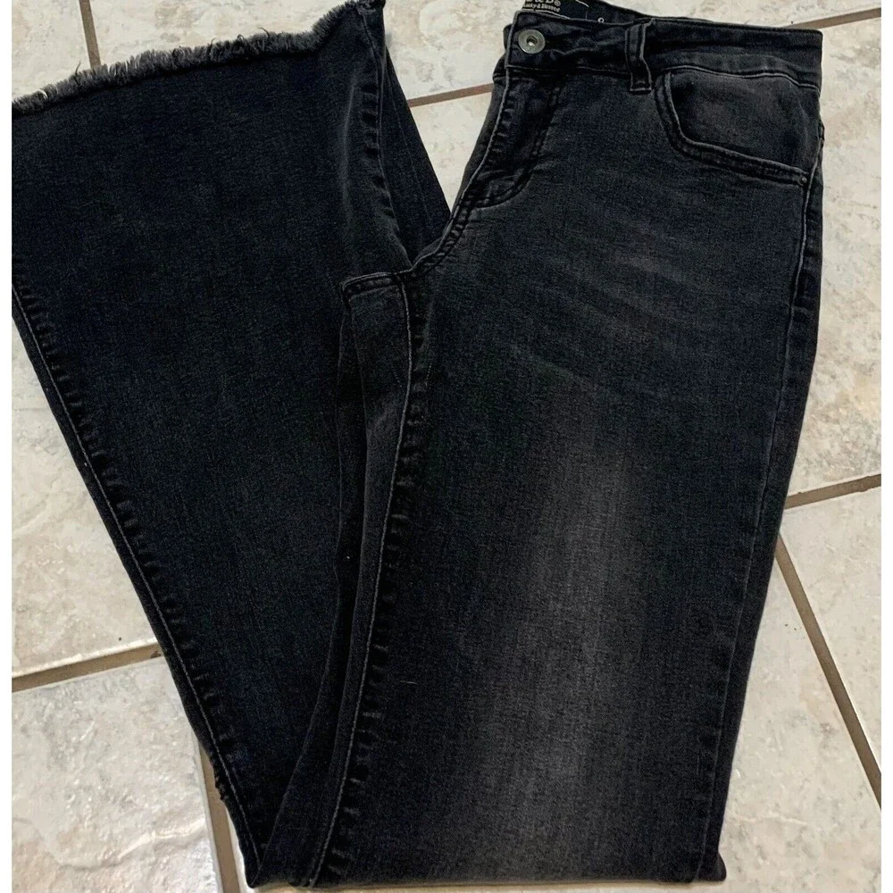 L&B Lucky And Blessed Viniage Women’s Size 8 Black Flare Jeans Y2K Raw Hem